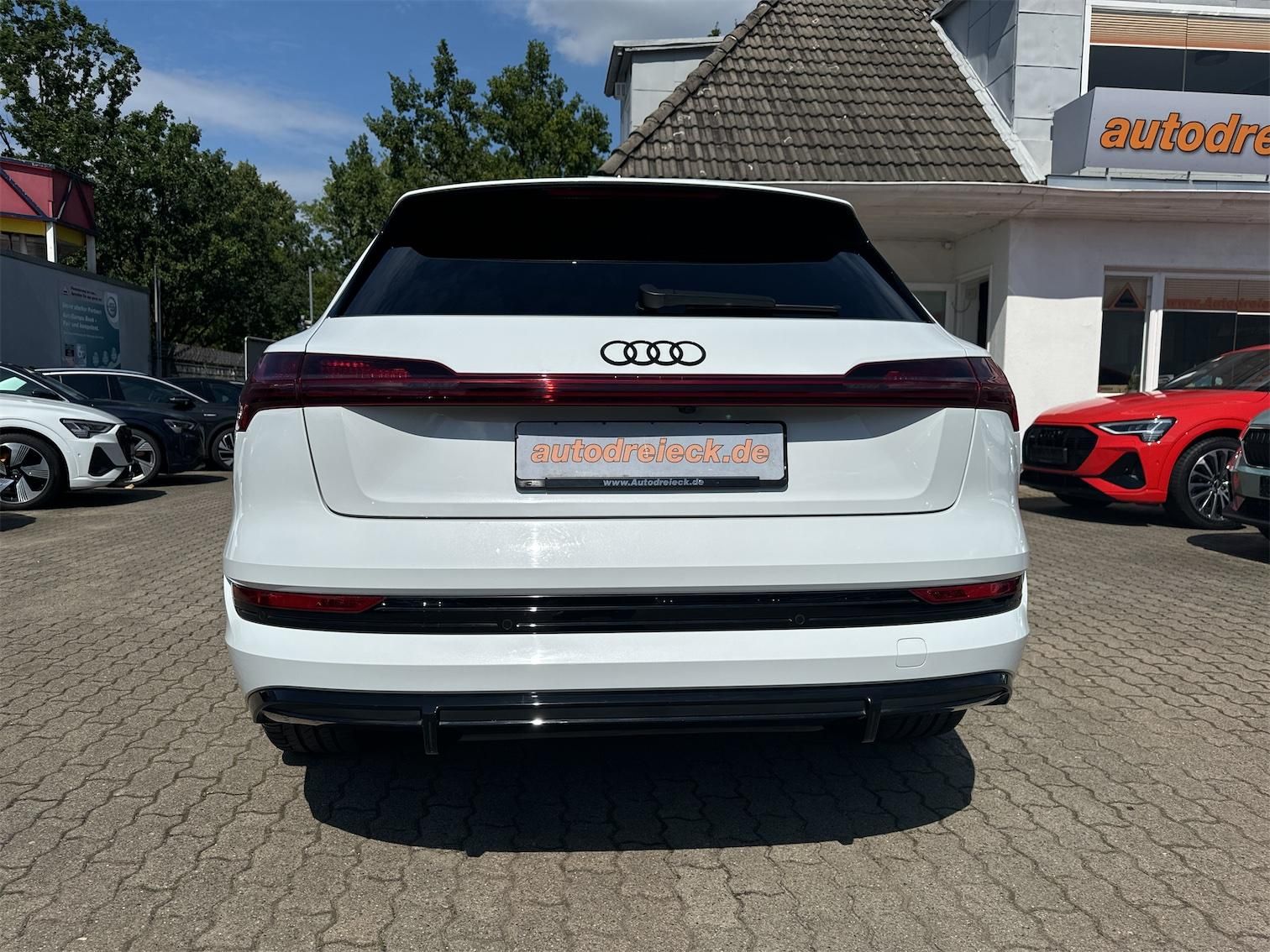 Audi e-tron 50 2x S line AHK BLACK PANO S-SITZE B&O