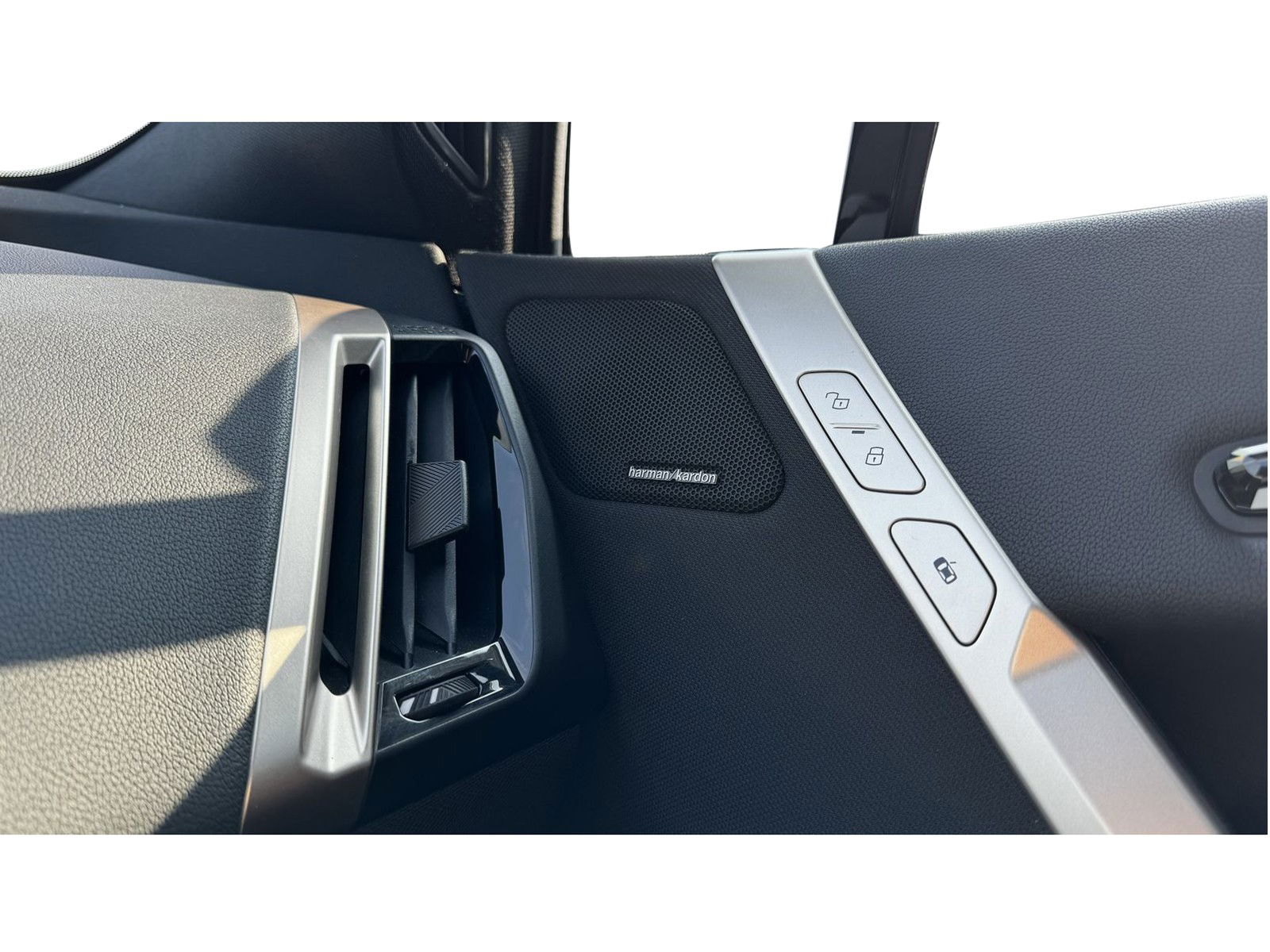 BMW iX xDrive40 40 76.6 kWh - 326 hk xDrive