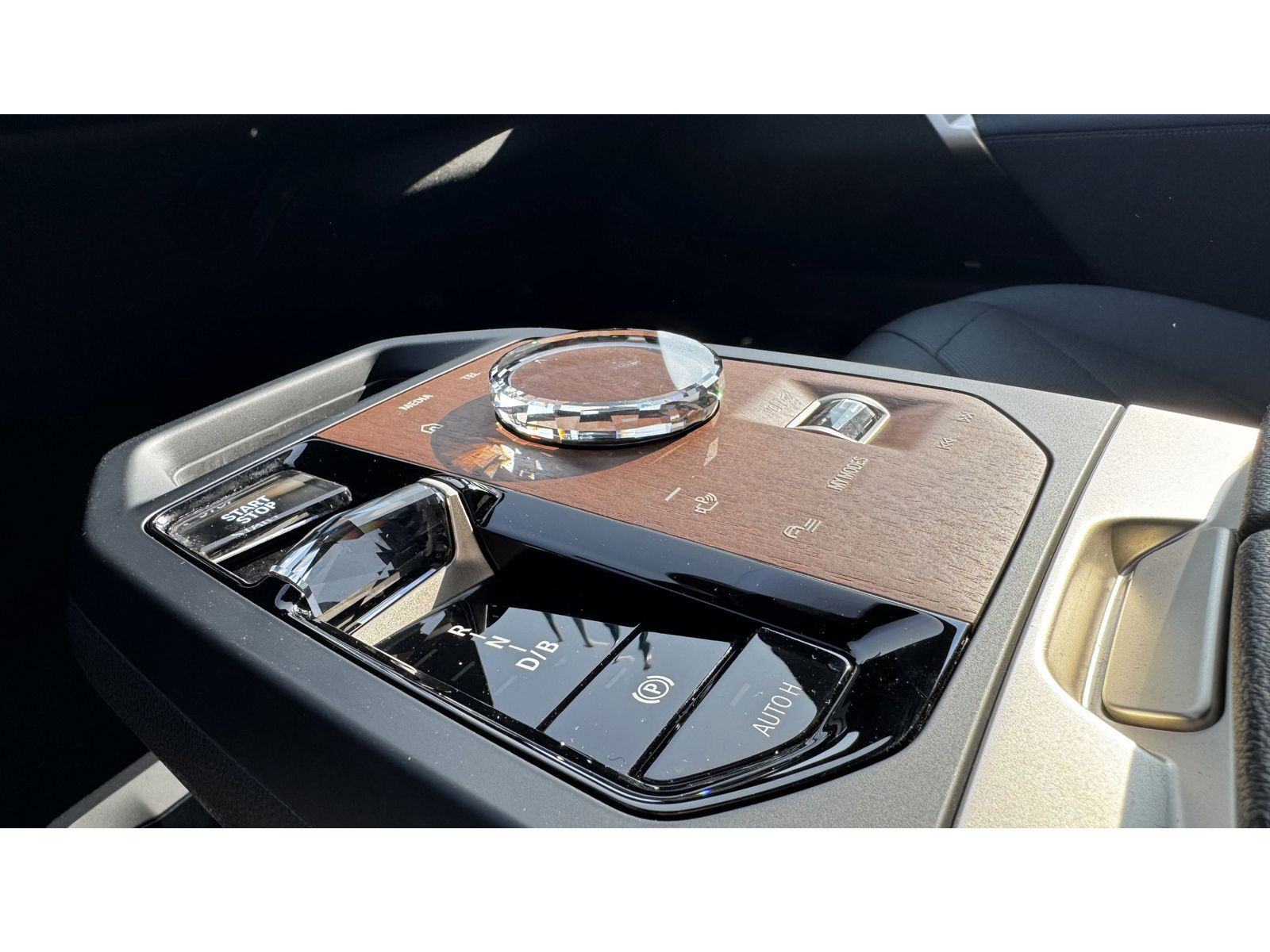 BMW iX xDrive40 40 76.6 kWh - 326 hk xDrive
