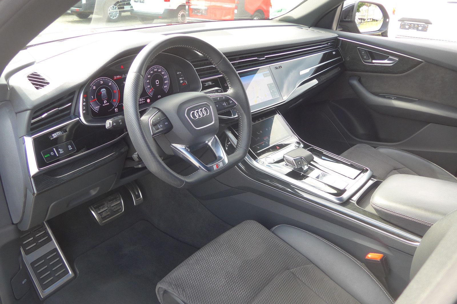 Audi Q8 50 TDi S-Line AHK ACC Kamera Standheiz HeadUp