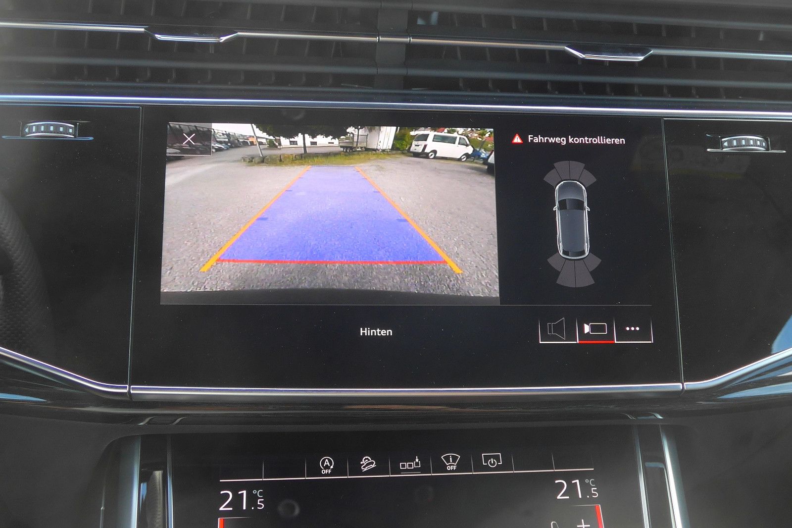 Audi Q8 50 TDi S-Line AHK ACC Kamera Standheiz HeadUp