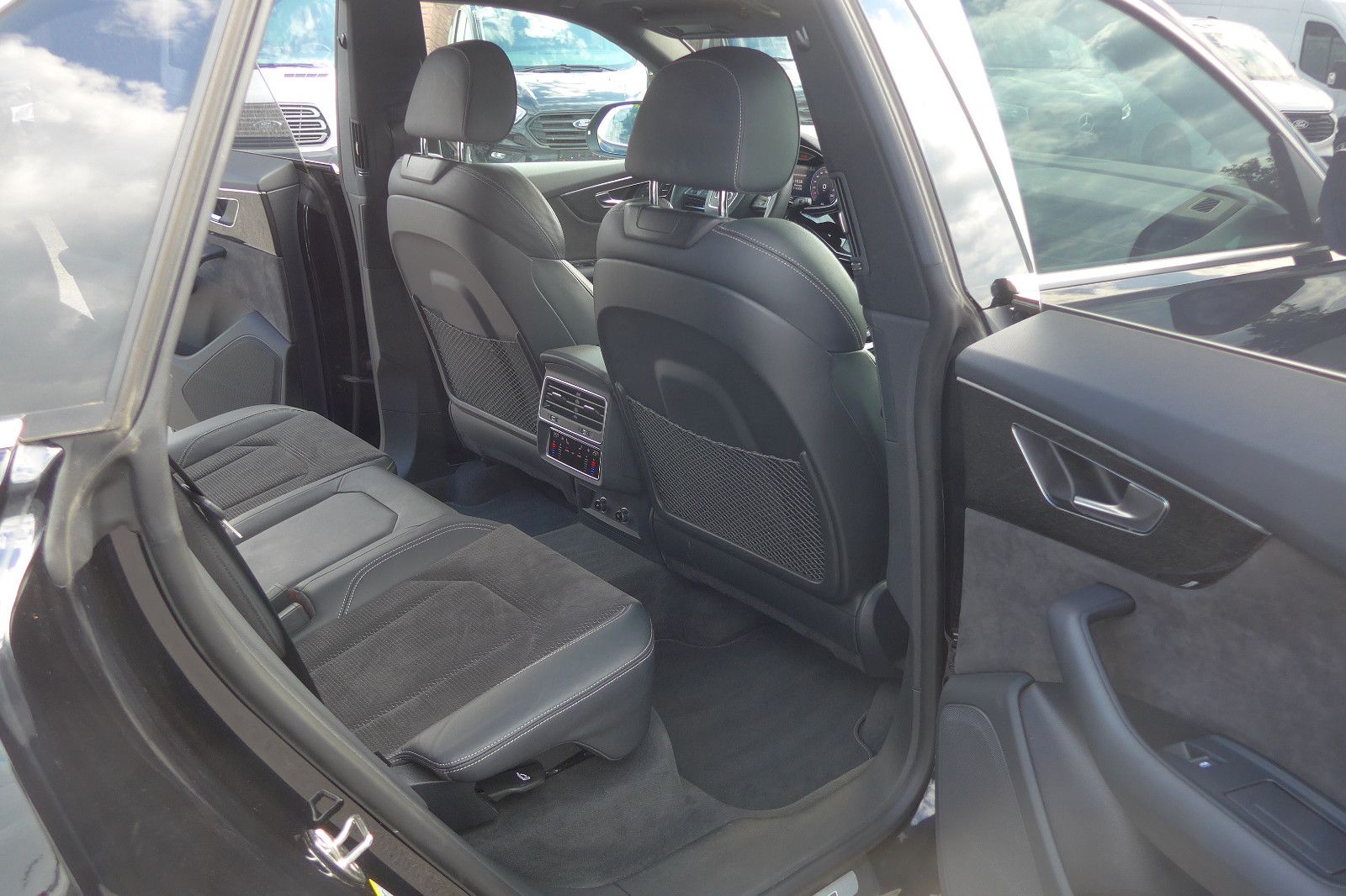 Audi Q8 50 TDi S-Line AHK ACC Kamera Standheiz HeadUp