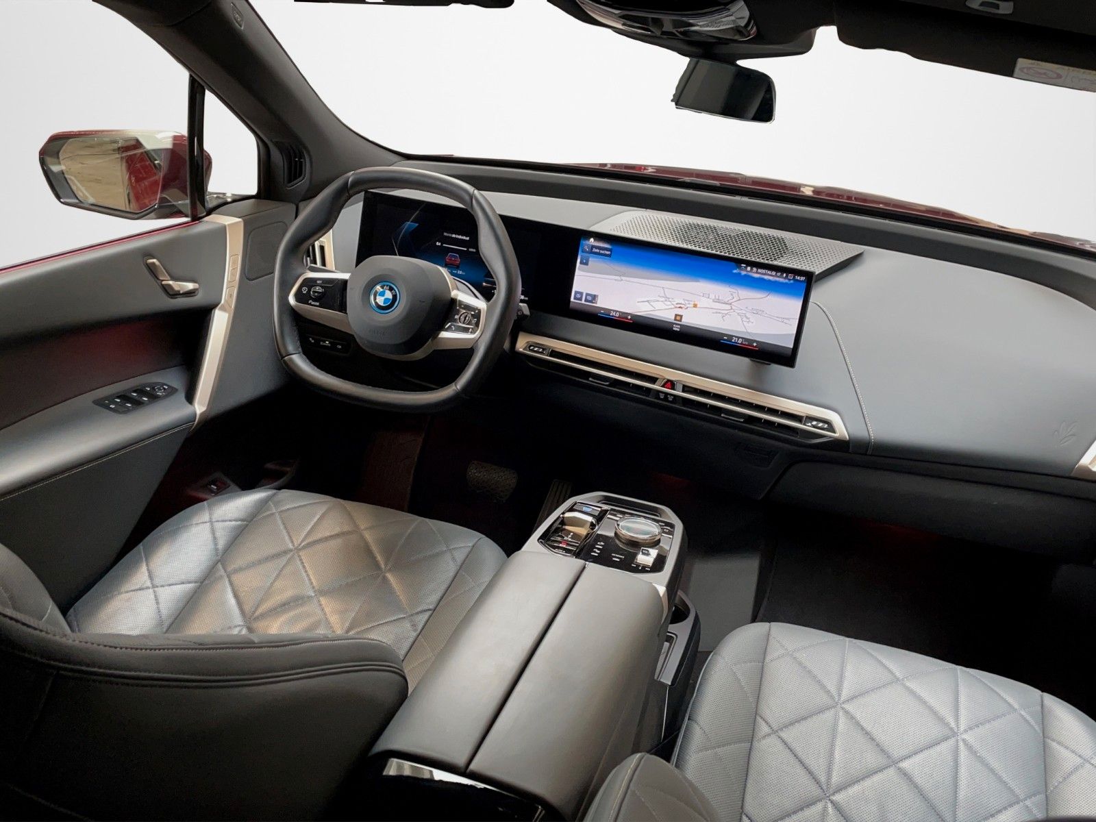 BMW iX4 xDr Sport 360° AHK Sitzbel ACC HuD Laser