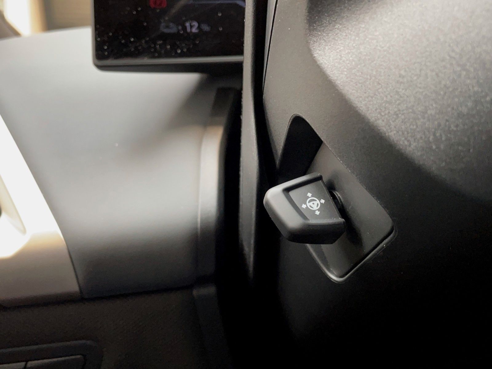 BMW iX4 xDr Sport 360° AHK Sitzbel ACC HuD Laser