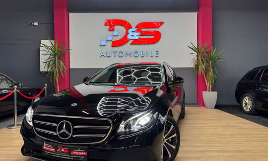 Mercedes E300 de T-Modell/Navi/SHZ/RFK/LED/Tempomat/Assi