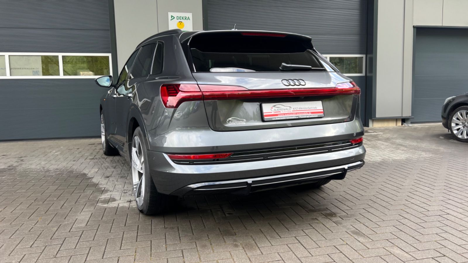 Audi e-tron 55 quattro S line Navi*HUD*22Z*Nachtsicht