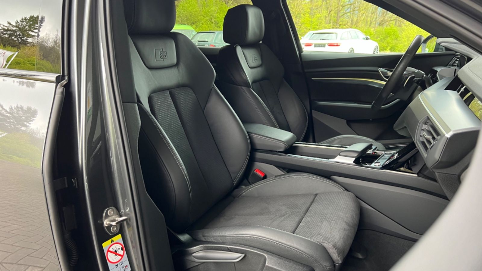 Audi e-tron 55 quattro S line Navi*HUD*22Z*Nachtsicht