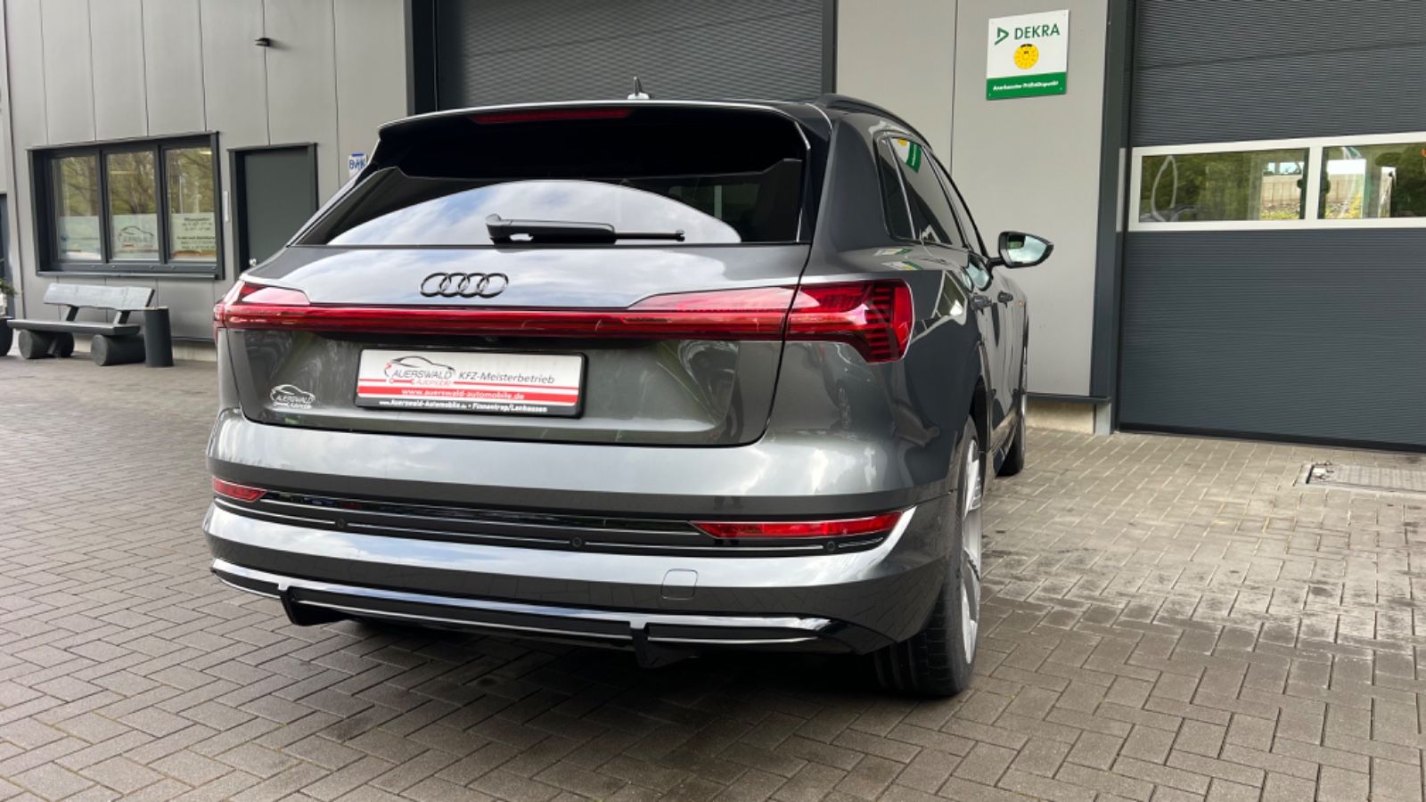 Audi e-tron 55 quattro S line Navi*HUD*22Z*Nachtsicht