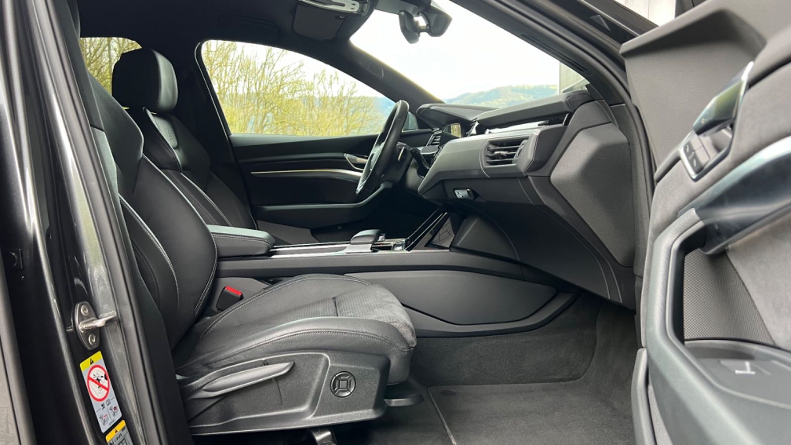 Audi e-tron 55 quattro S line Navi*HUD*22Z*Nachtsicht