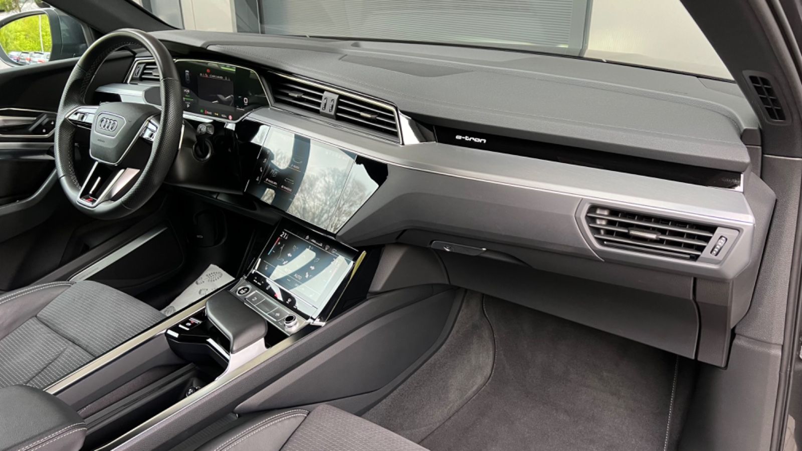 Audi e-tron 55 quattro S line Navi*HUD*22Z*Nachtsicht