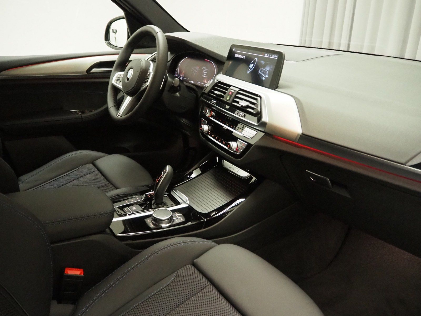 BMW X3 xDrive 30d (M-Sport 360° Navi LED AHK HUD)