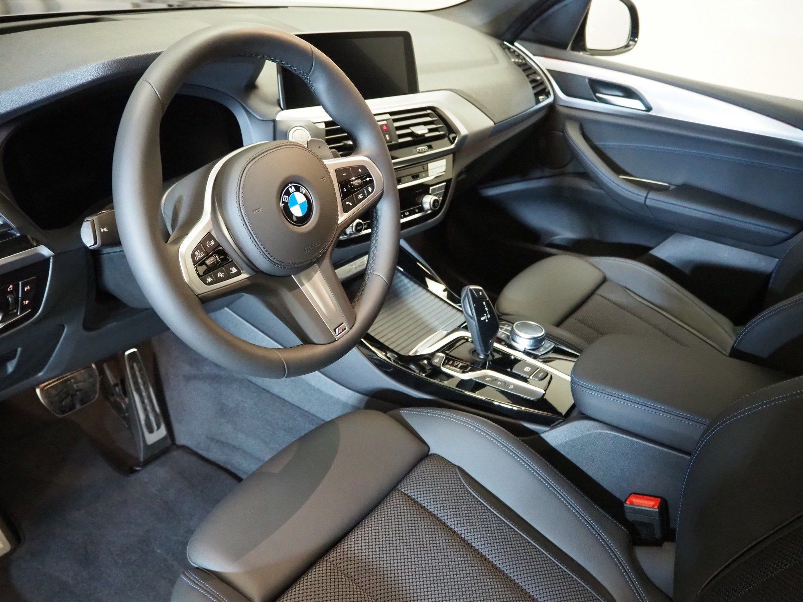BMW X3 xDrive 30d (M-Sport 360° Navi LED AHK HUD)