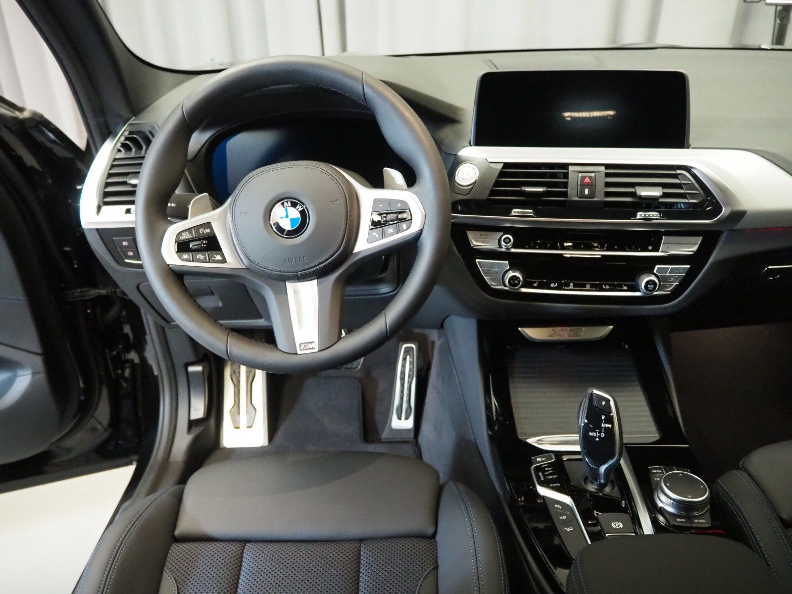 BMW X3 xDrive 30d (M-Sport 360° Navi LED AHK HUD)