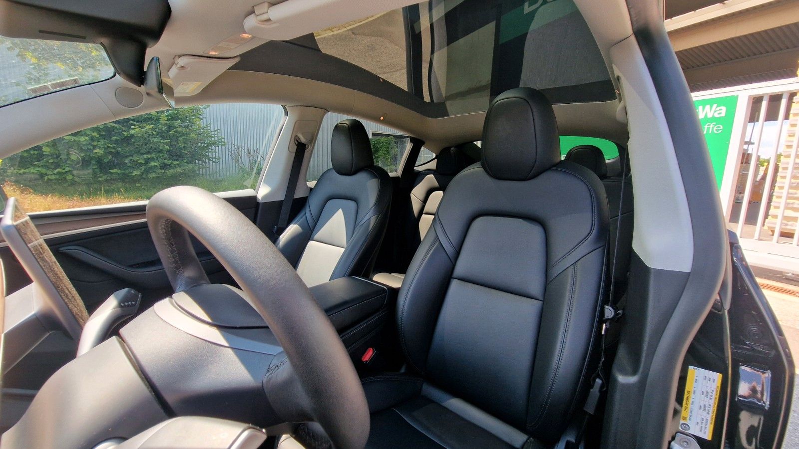 Tesla Model Y Performance Dual Motor AWD AMD Ryzen
