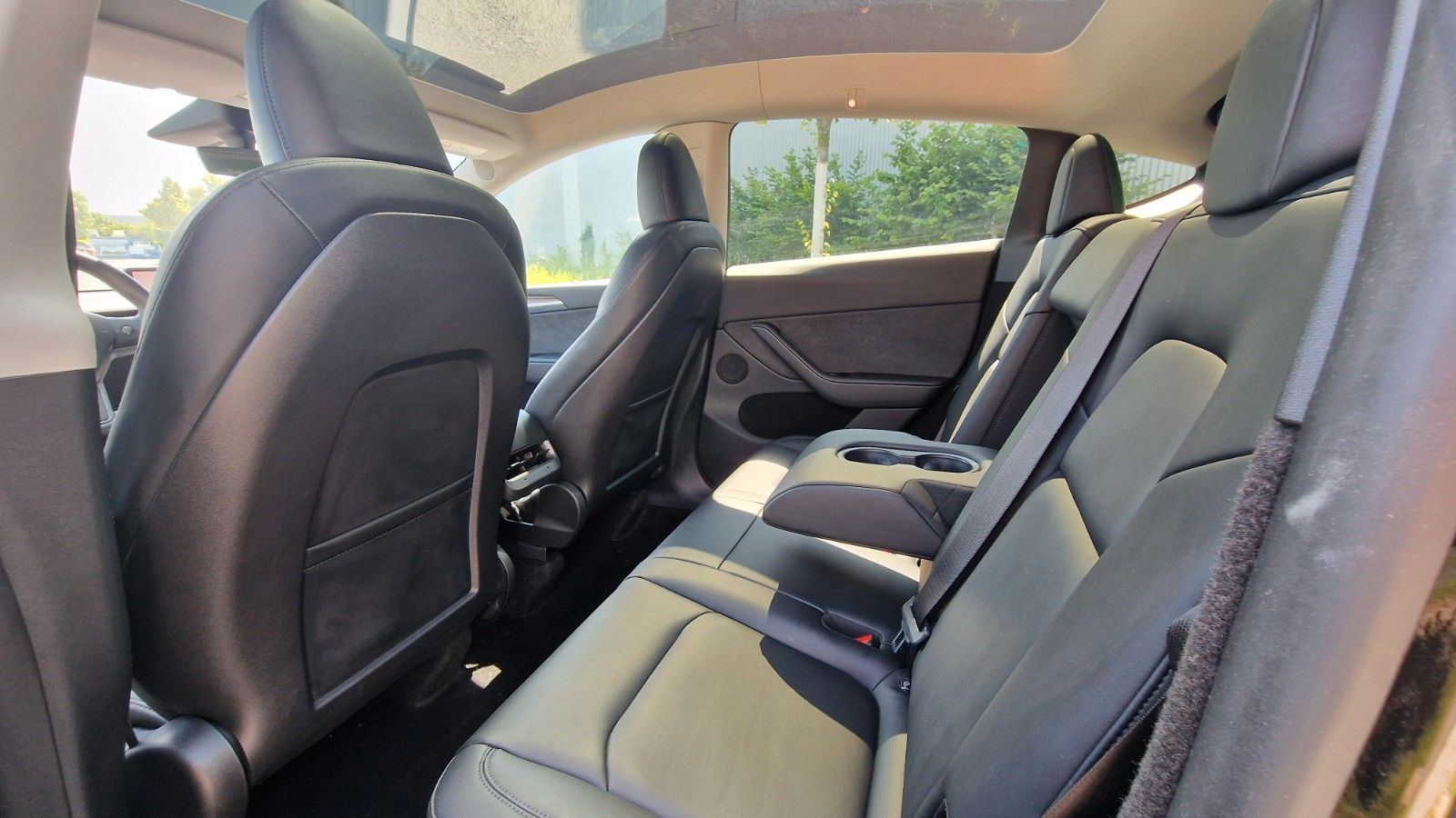 Tesla Model Y Performance Dual Motor AWD AMD Ryzen