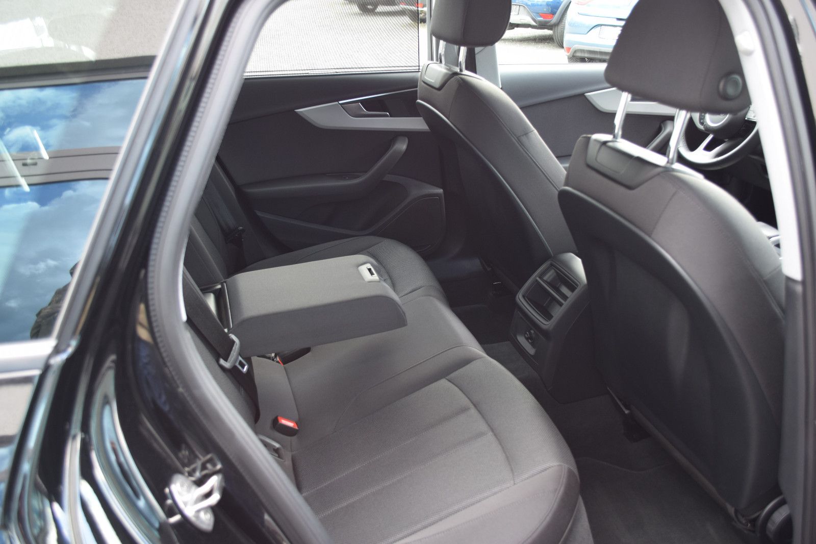 Audi A4 Avant 35 TFSI LED NAVI TEMPOMAT ALLWETTER