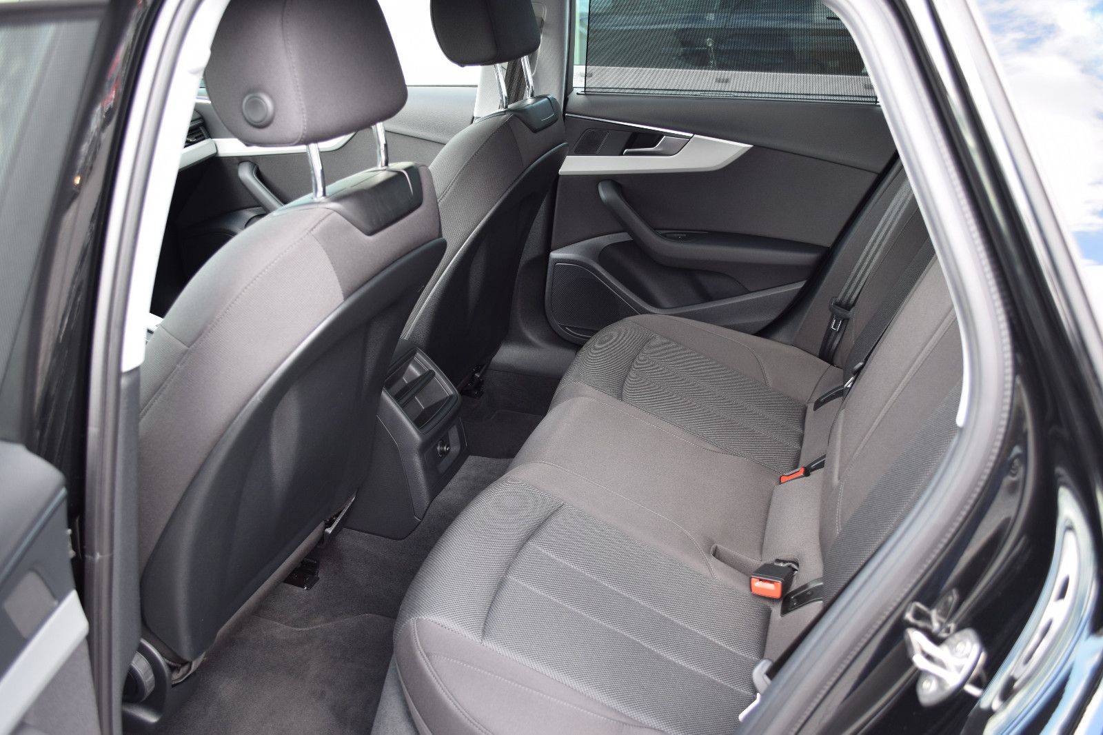 Audi A4 Avant 35 TFSI LED NAVI TEMPOMAT ALLWETTER