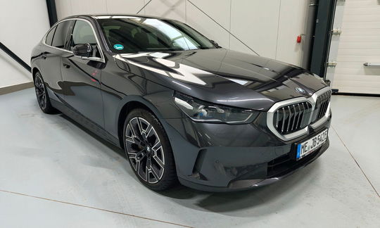 BMW i5 40 eDrive Innovations-Paket Panorama B&W