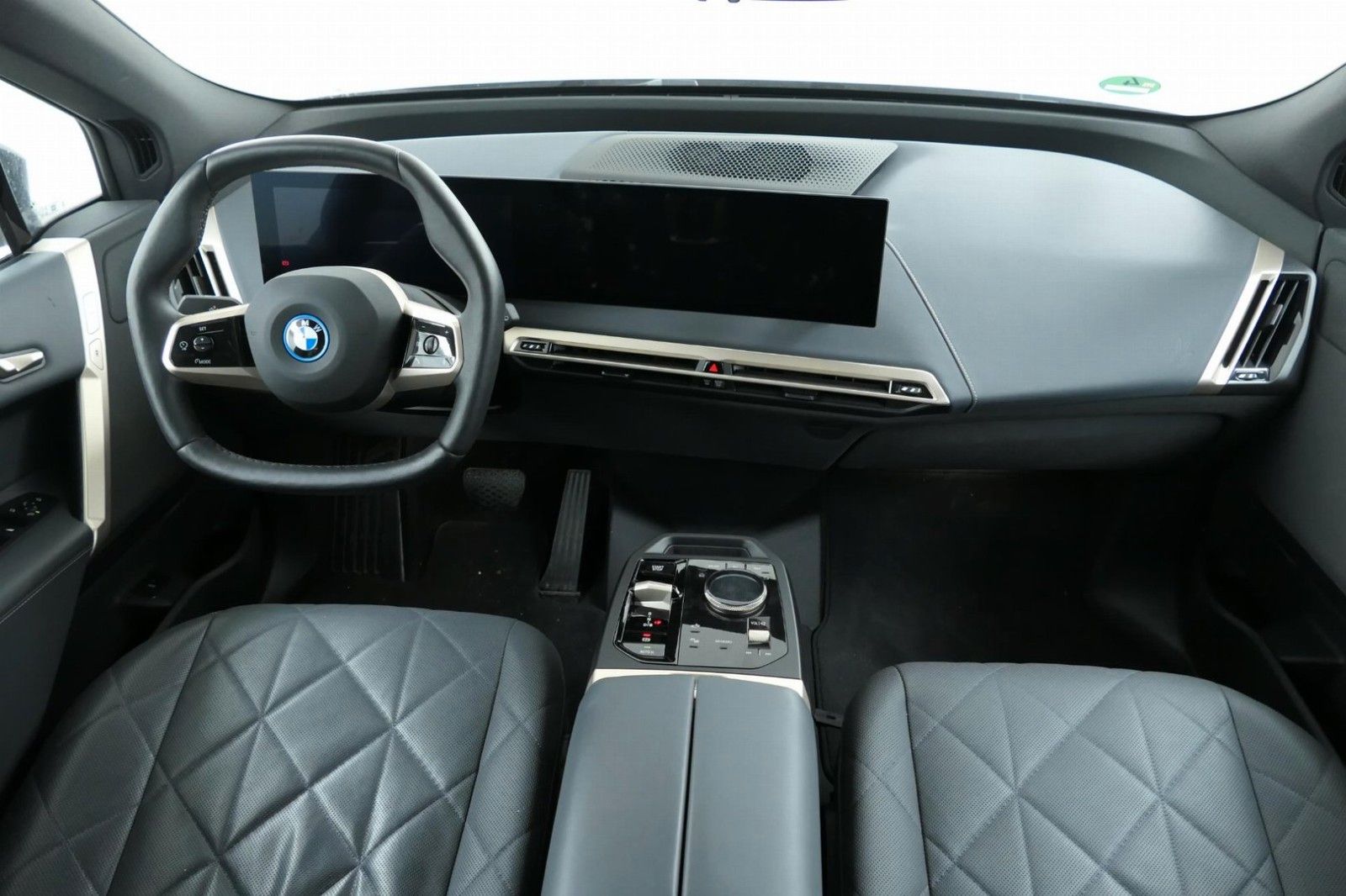 BMW iX4 xDrive Sport AHK HuD ACC KZ 4-Z-Klimaaut.
