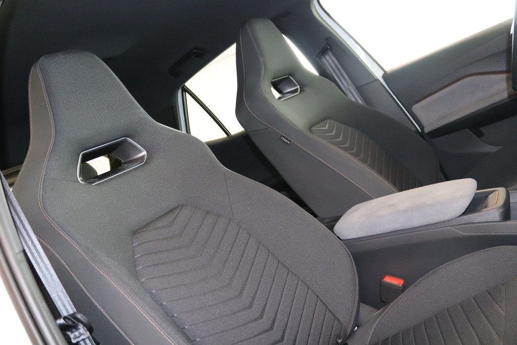 Cupra Born Wärmepumpe-CCS-Sportsitze-Navi-Pilot M-LED-