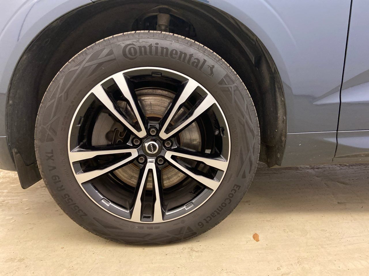 Volvo XC60 XC 60 B4 2WD Momentum Pro AHK