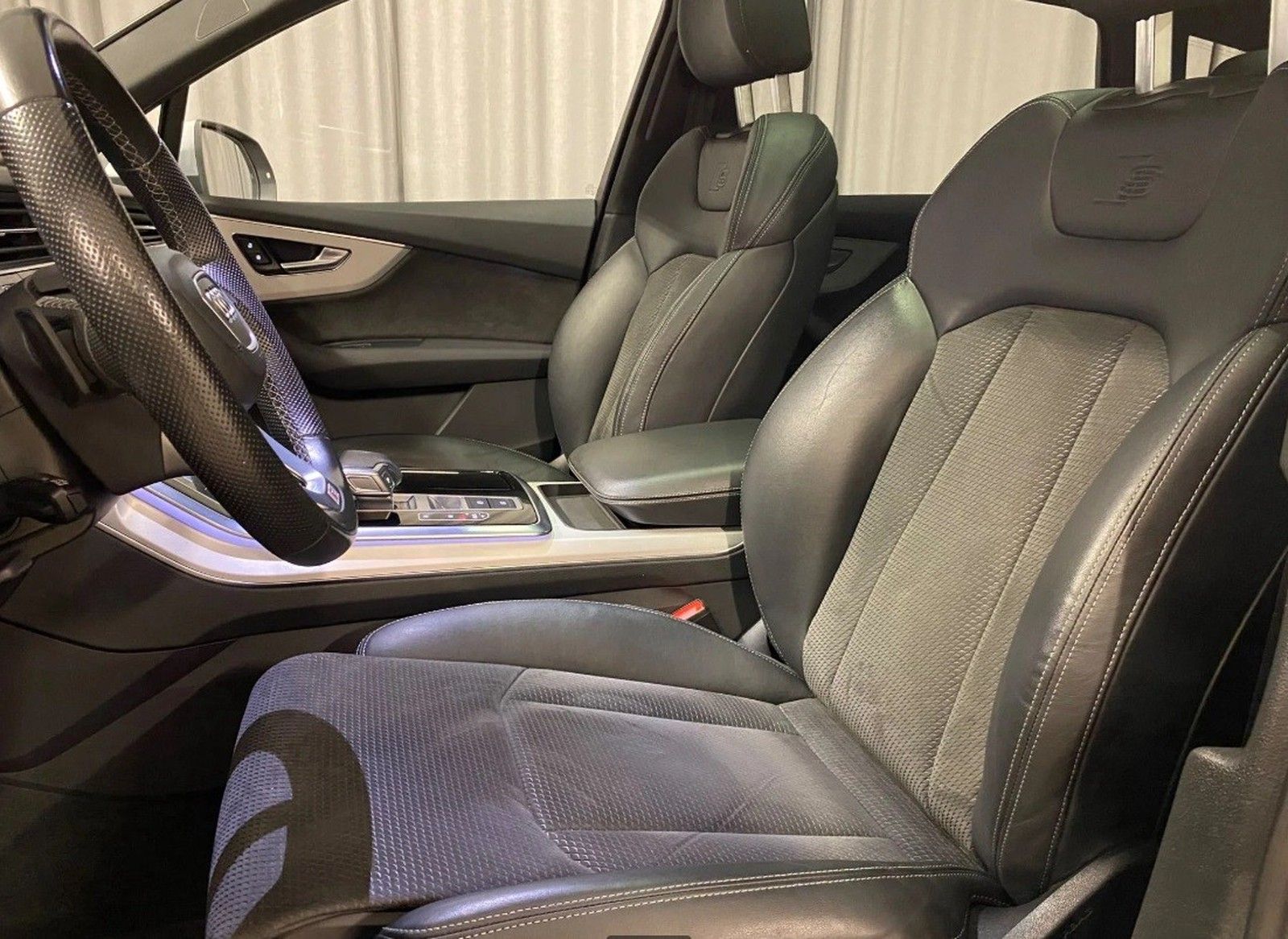 Audi Q7 50 TDI quattro S line *7-SITZ/MATRIX/AHK/360*