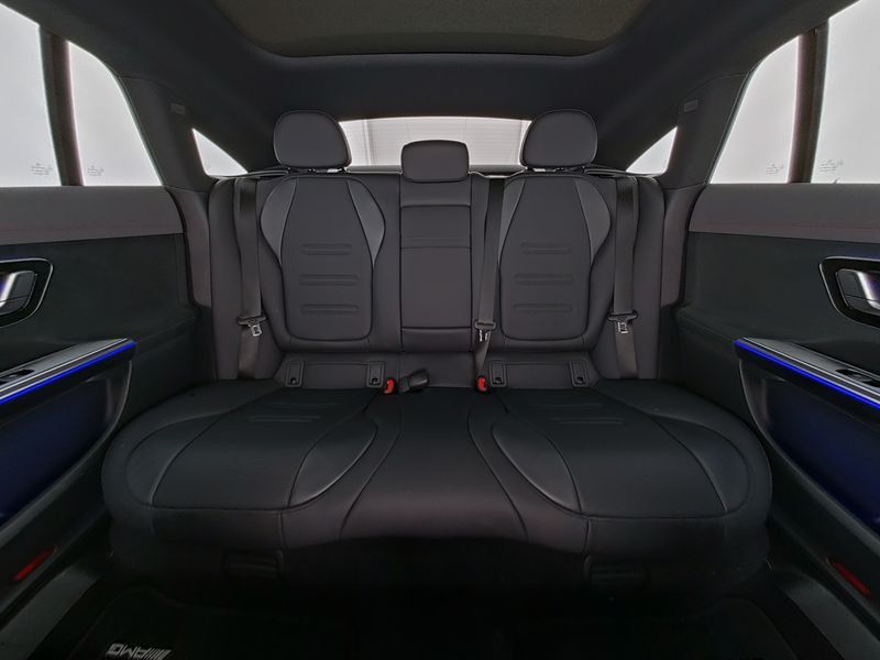 Mercedes EQE43 AMG 4M / Premium / HYPERSCREEN / Massage