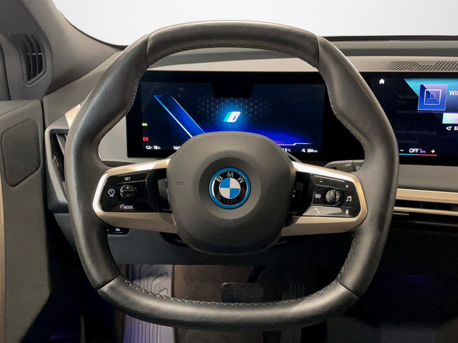BMW iX4 40 xDr Sport 360° AHK Sitzbel ACC HuD Laser