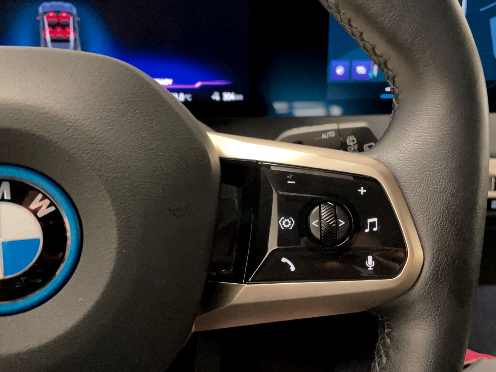 BMW iX4 40 xDr Sport 360° AHK Sitzbel ACC HuD Laser