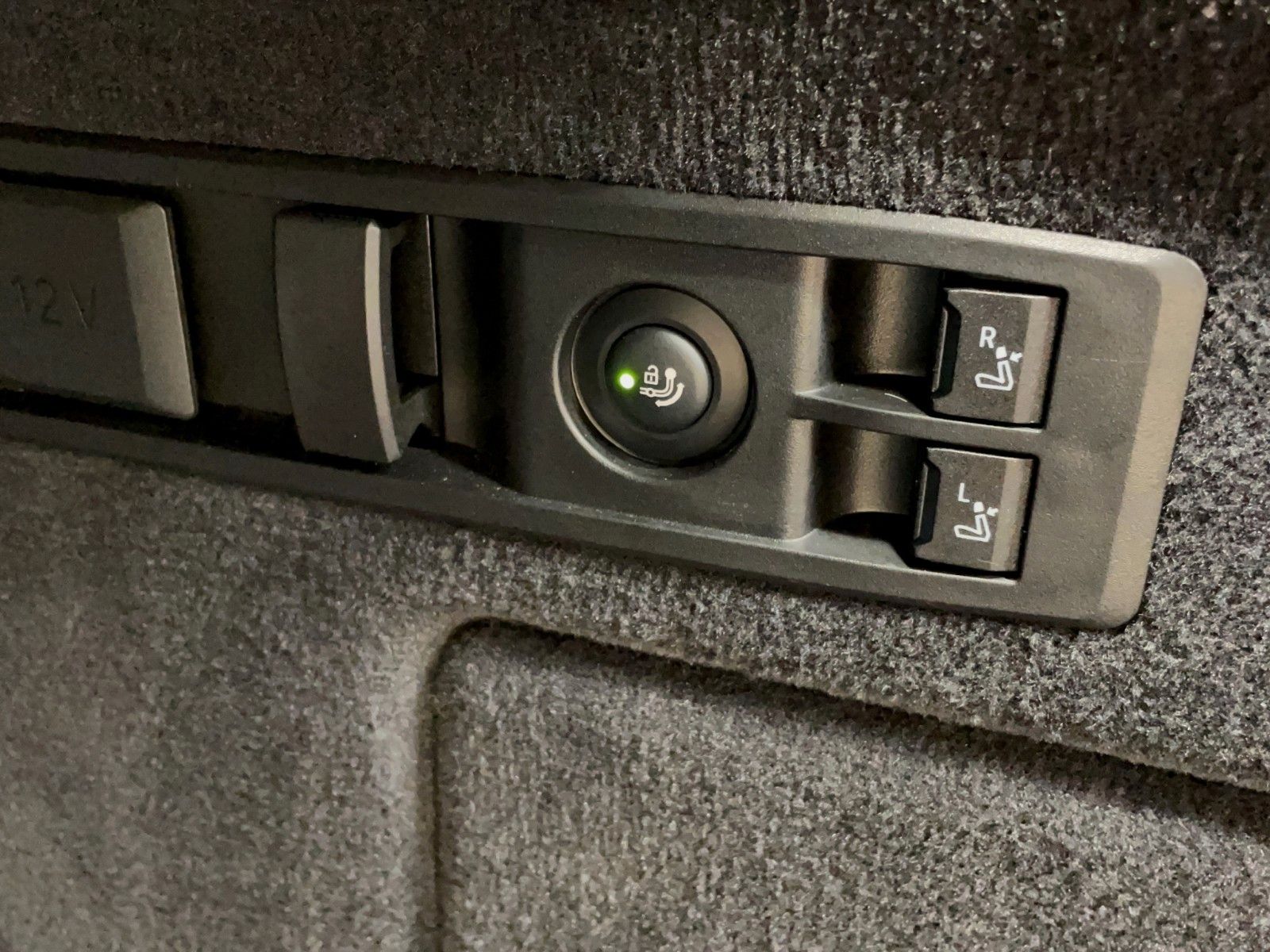 BMW iX4 40 xDr Sport 360° AHK Sitzbel ACC HuD Laser