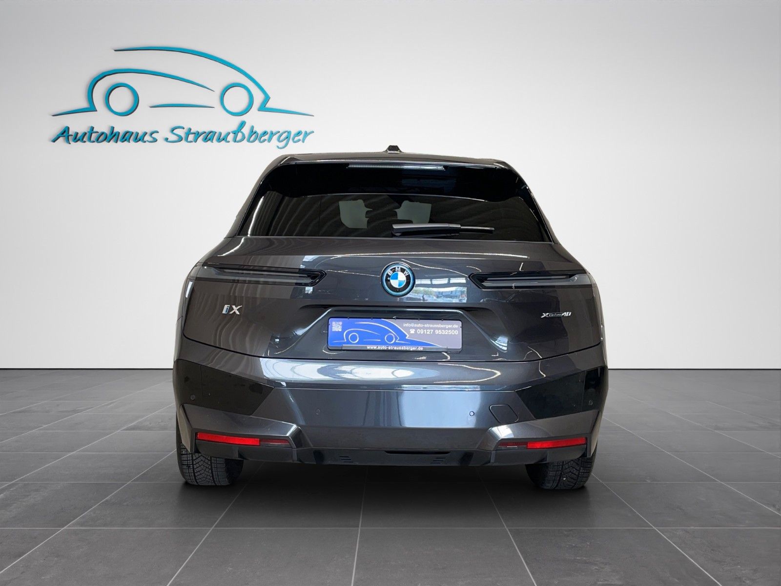 BMW iX4 40 xDr Sport 360° AHK Sitzbel ACC HuD Laser