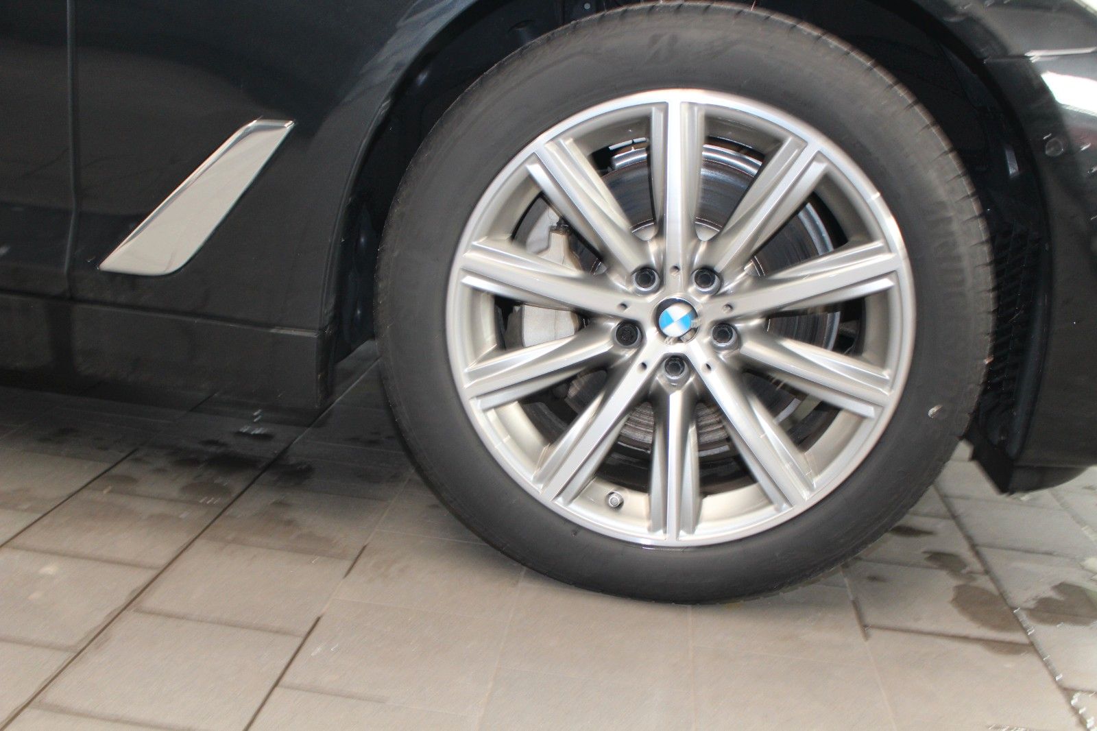 BMW 530e Luxury 19.000km 8 fach Alu So+Wi NP75.020€
