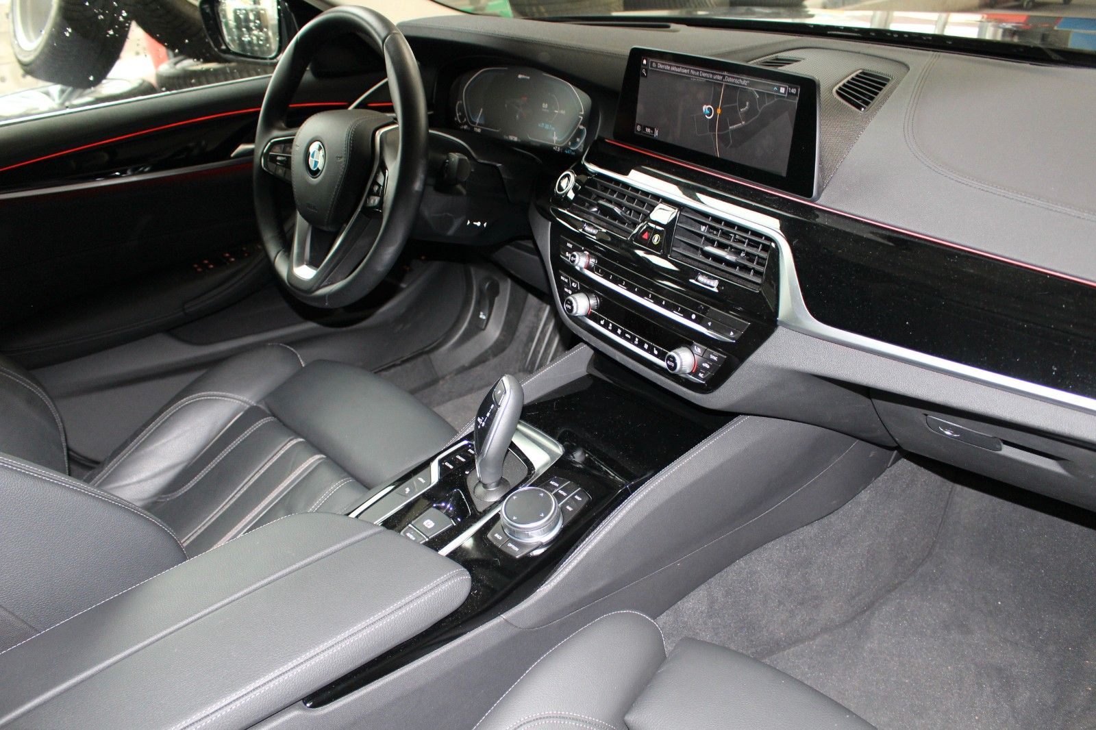BMW 530e Luxury 19.000km 8 fach Alu So+Wi NP75.020€