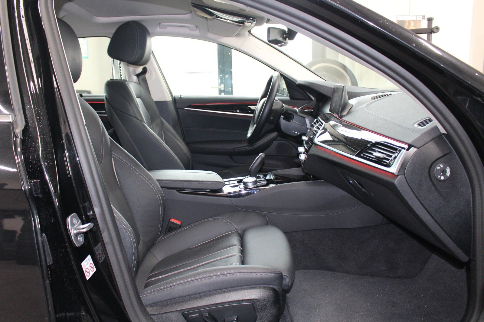 BMW 530e Luxury 19.000km 8 fach Alu So+Wi NP75.020€