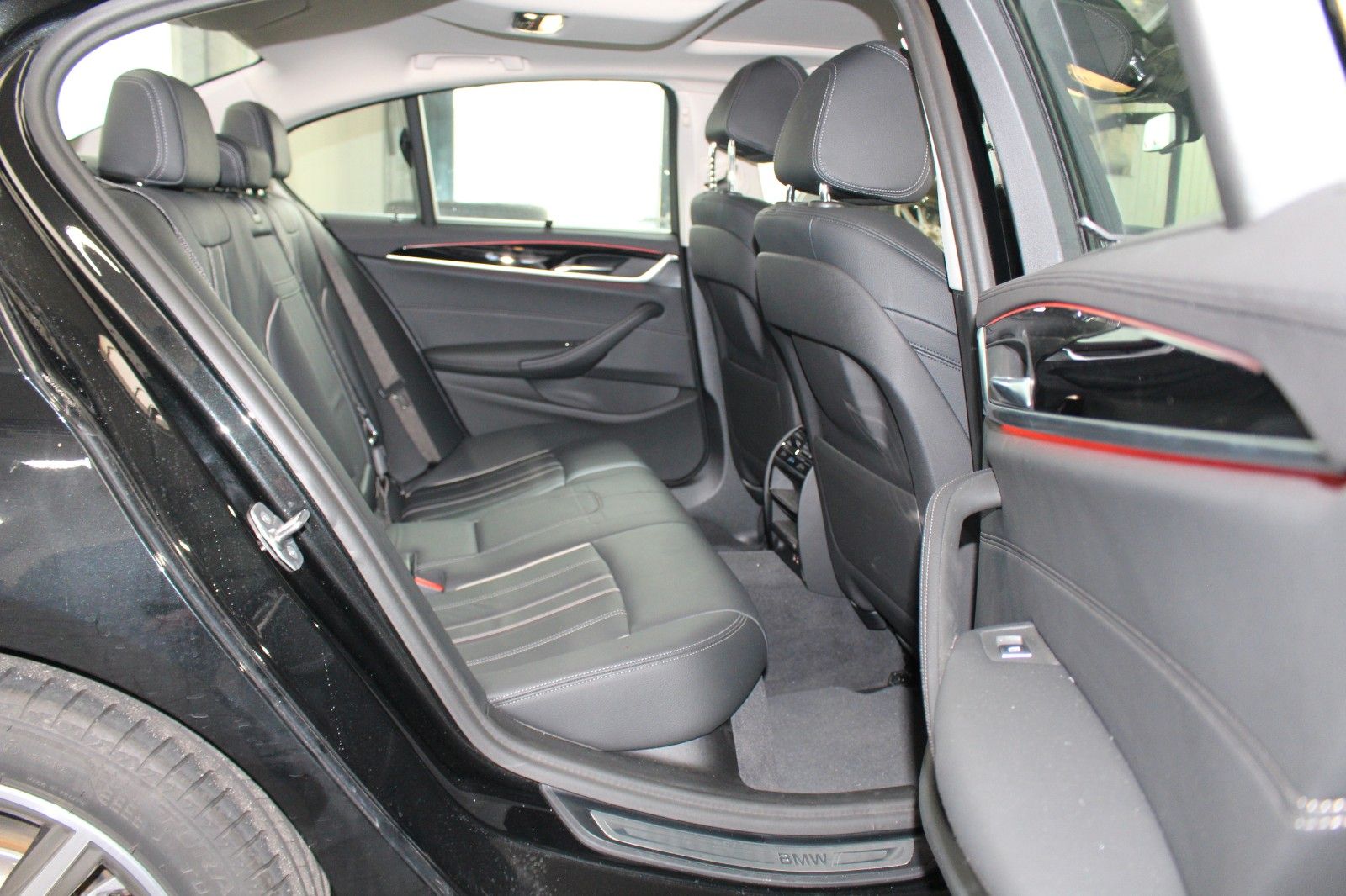 BMW 530e Luxury 19.000km 8 fach Alu So+Wi NP75.020€
