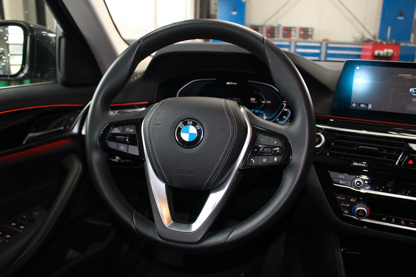 BMW 530e Luxury 19.000km 8 fach Alu So+Wi NP75.020€