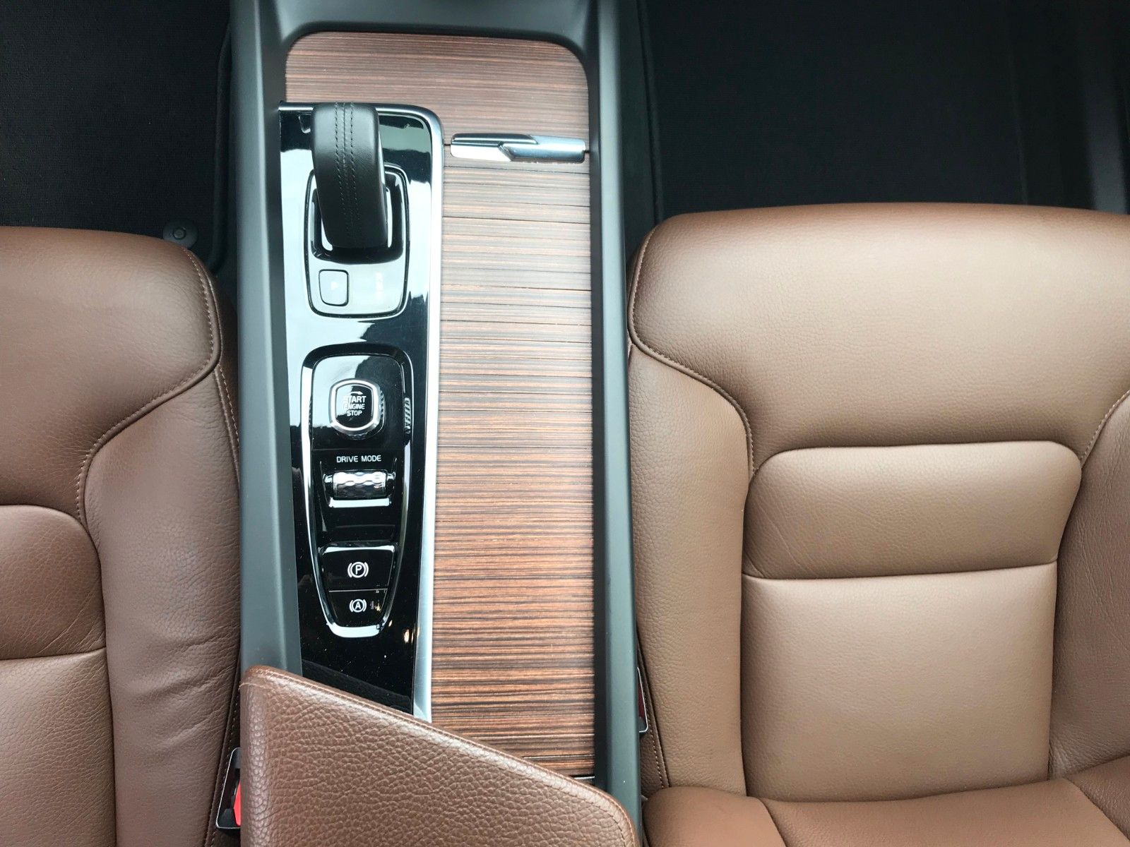 Volvo XC60 B4 Momentum Pro