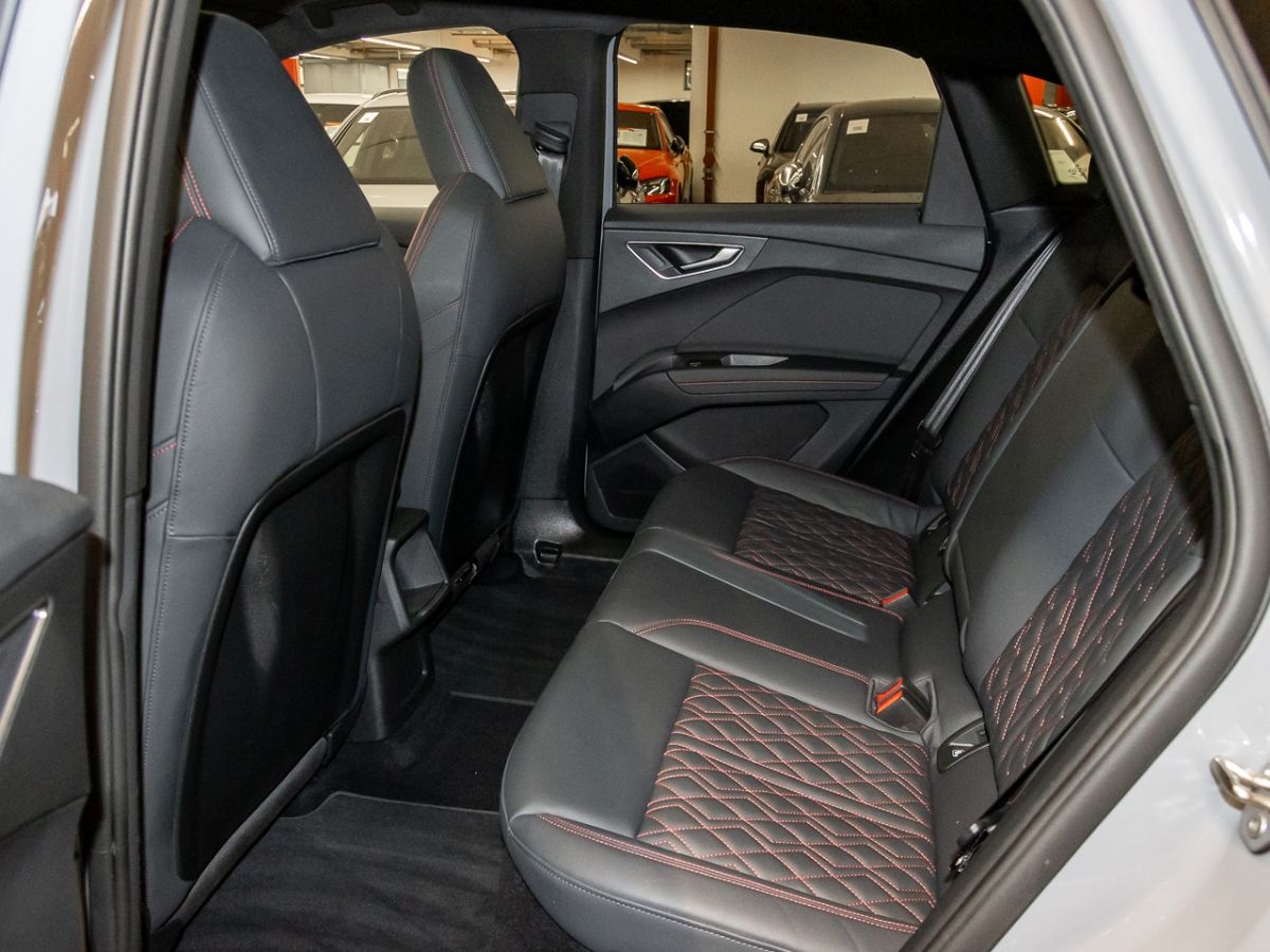 Audi e-tron line Matrix PDC Pano SH