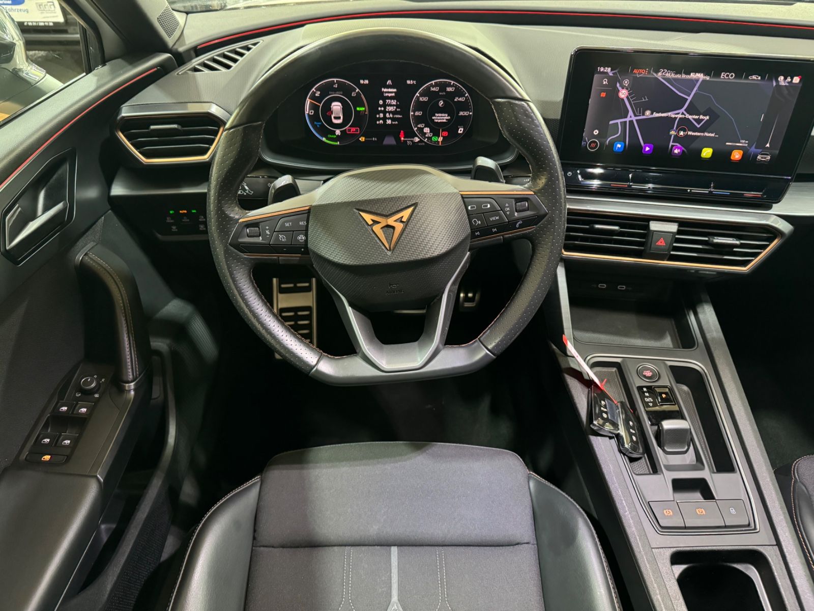 Cupra Leon Sportstourer e-Hybrid/AHK/GRA/LED/PDC