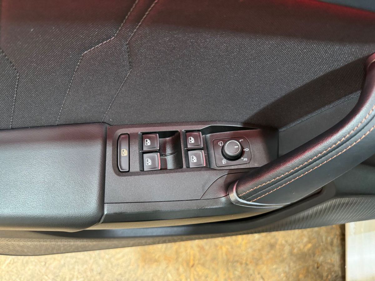 Cupra Leon Sportstourer e-Hybrid/AHK/GRA/LED/PDC