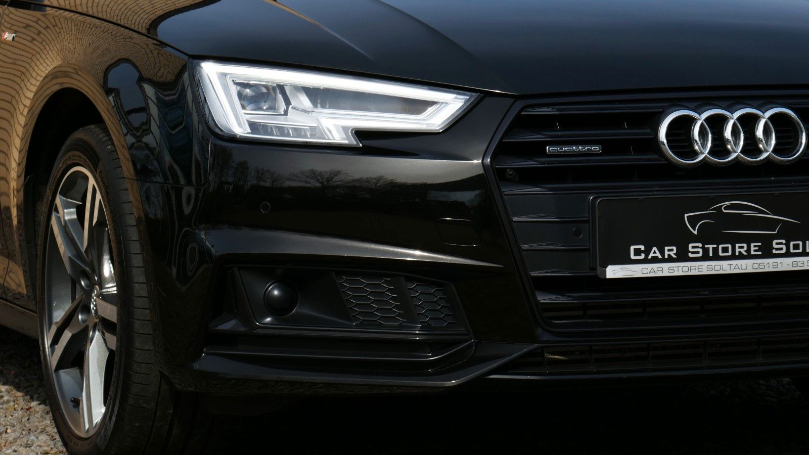 Audi A4 45 TFSI quattro Sport Black ACC Leder Cam AHK