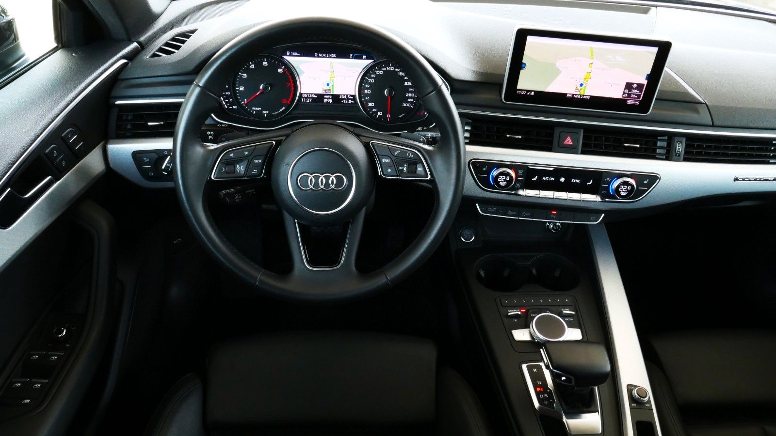 Audi A4 45 TFSI quattro Sport Black ACC Leder Cam AHK