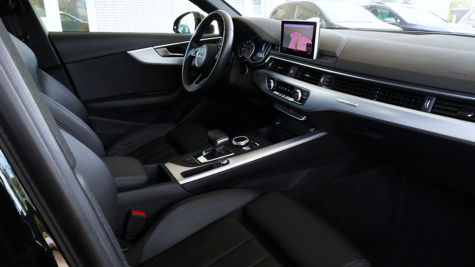 Audi A4 45 TFSI quattro Sport Black ACC Leder Cam AHK