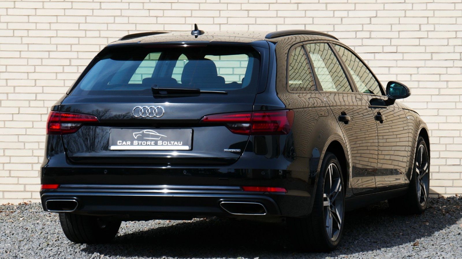 Audi A4 45 TFSI quattro Sport Black ACC Leder Cam AHK