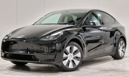 Tesla Model Y Standard Range - 204 hk