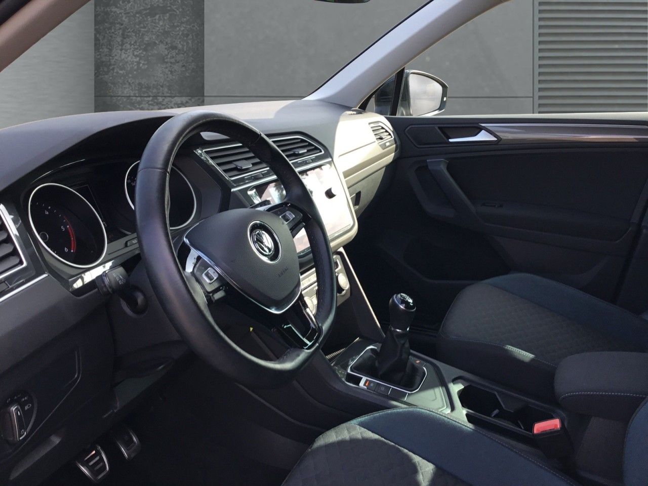VW Tiguan 2.0 TDI IQ.DRIVE++AHK++Navi++Winterpaket+