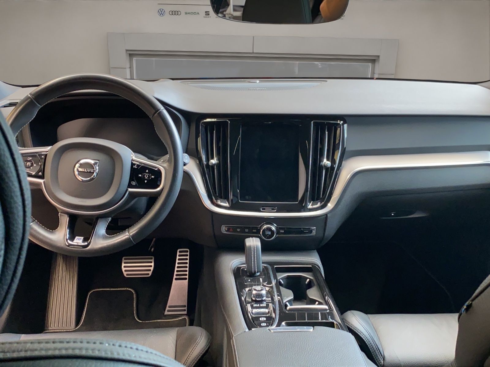 Volvo V60 Kombi T6 Twin Engine R Design FLA HUD LM SD