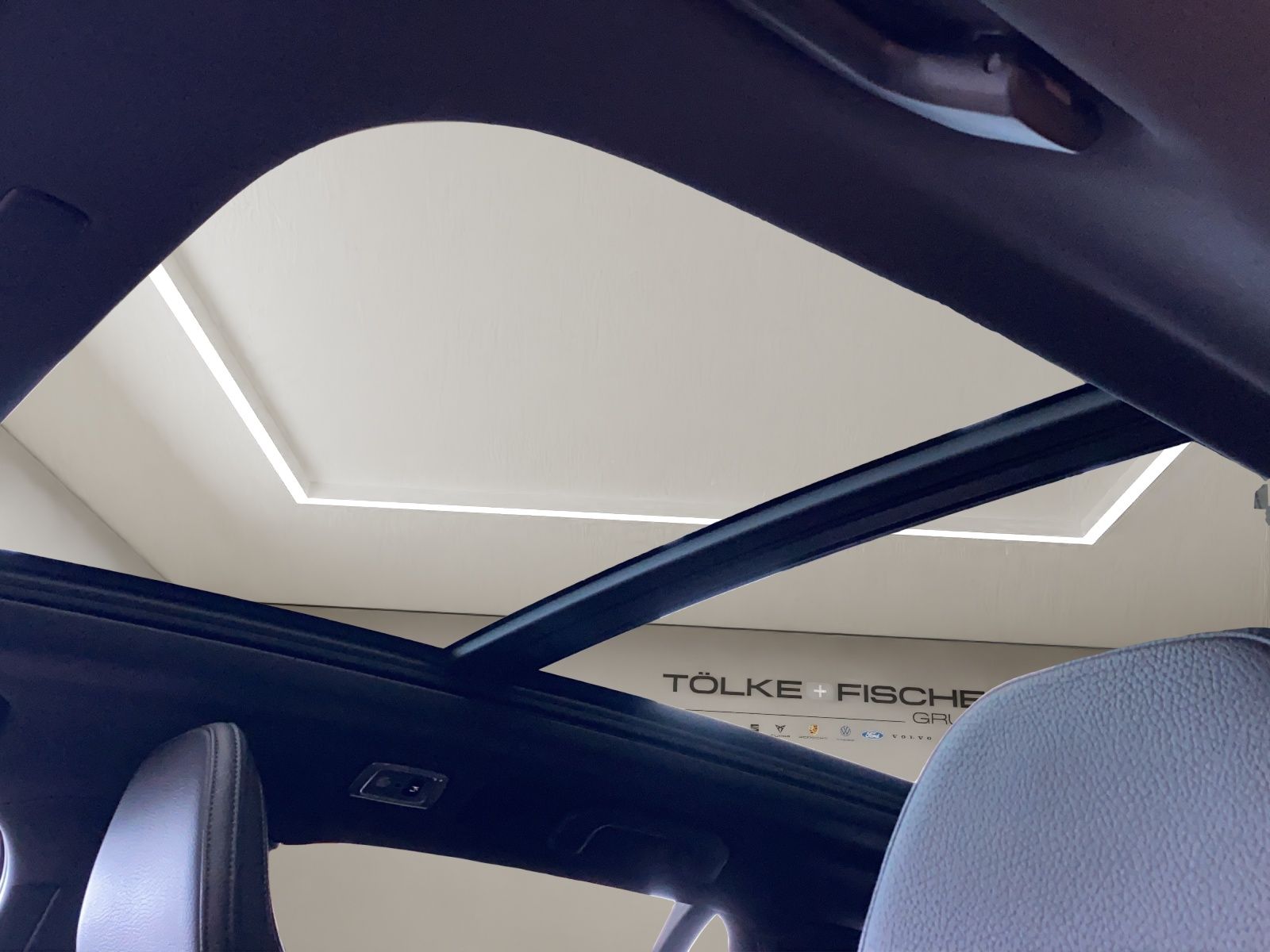 Volvo V60 Kombi T6 Twin Engine R Design FLA HUD LM SD