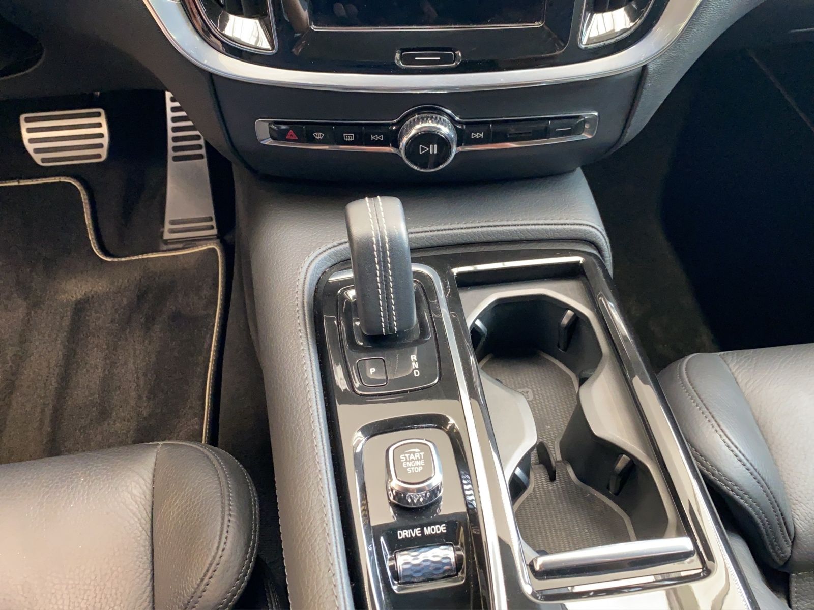 Volvo V60 Kombi T6 Twin Engine R Design FLA HUD LM SD