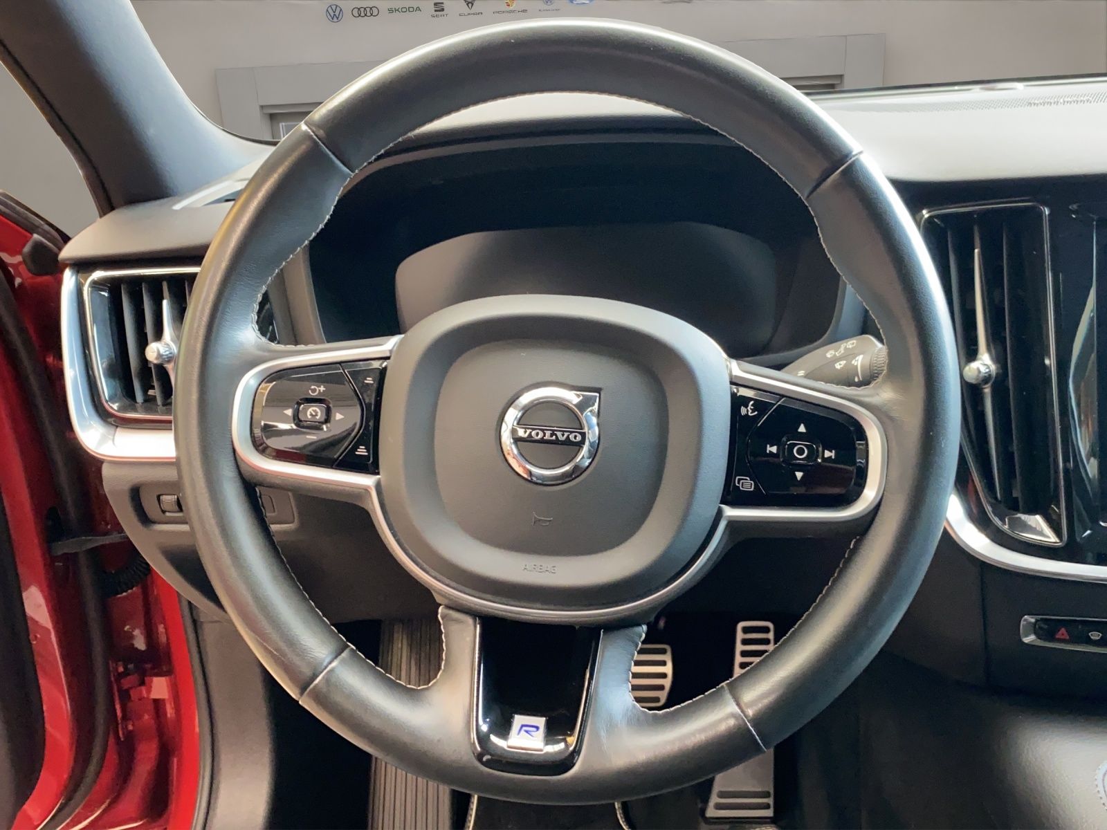 Volvo V60 Kombi T6 Twin Engine R Design FLA HUD LM SD